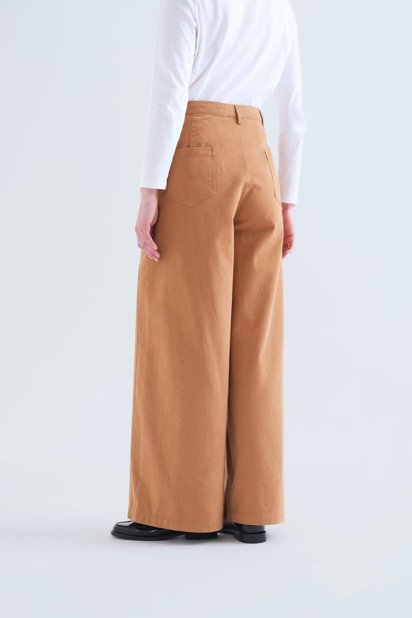 Pantalón vaquero 100% algodón camel