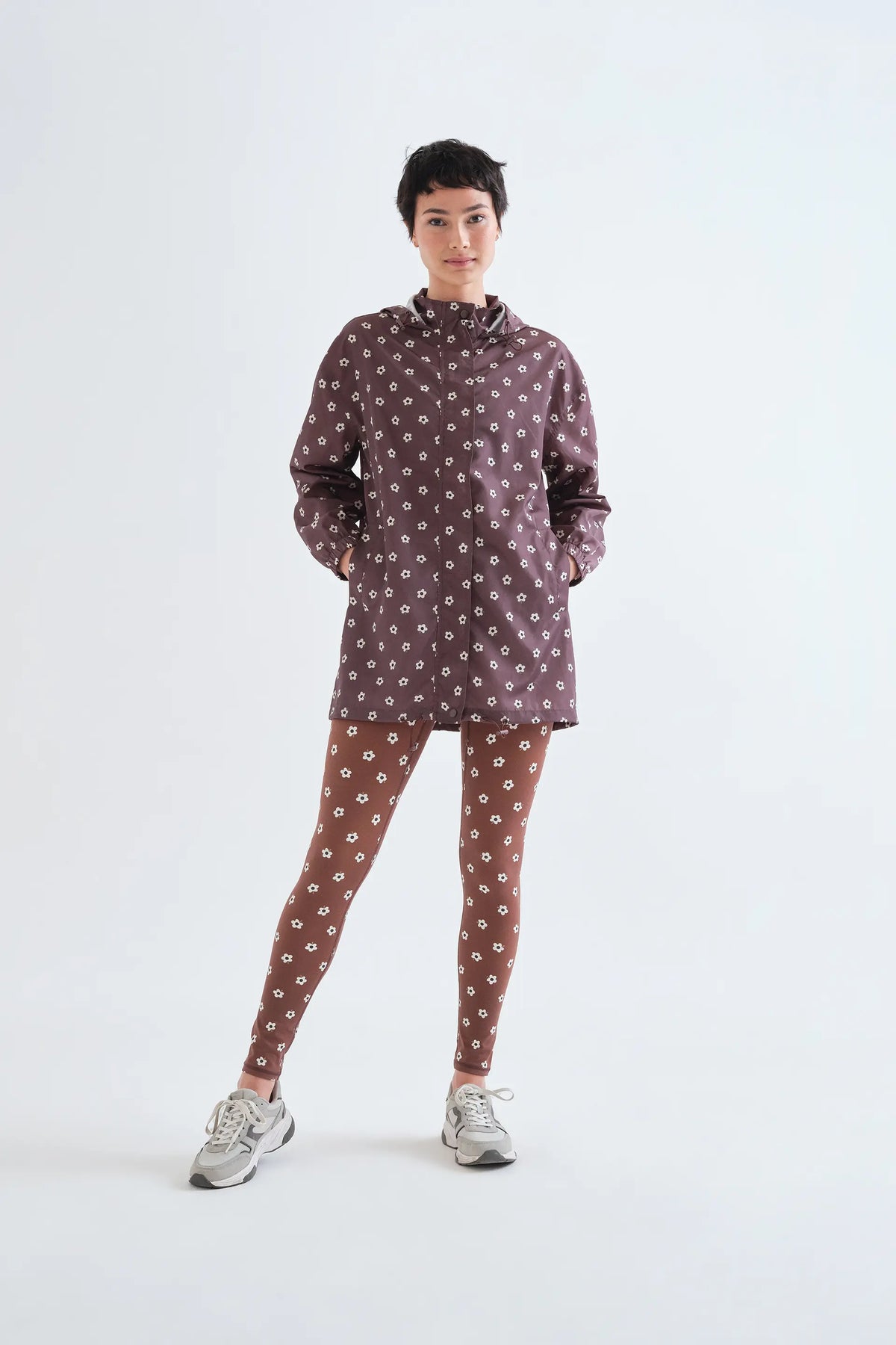 Chaqueta con capucha estampado Santini