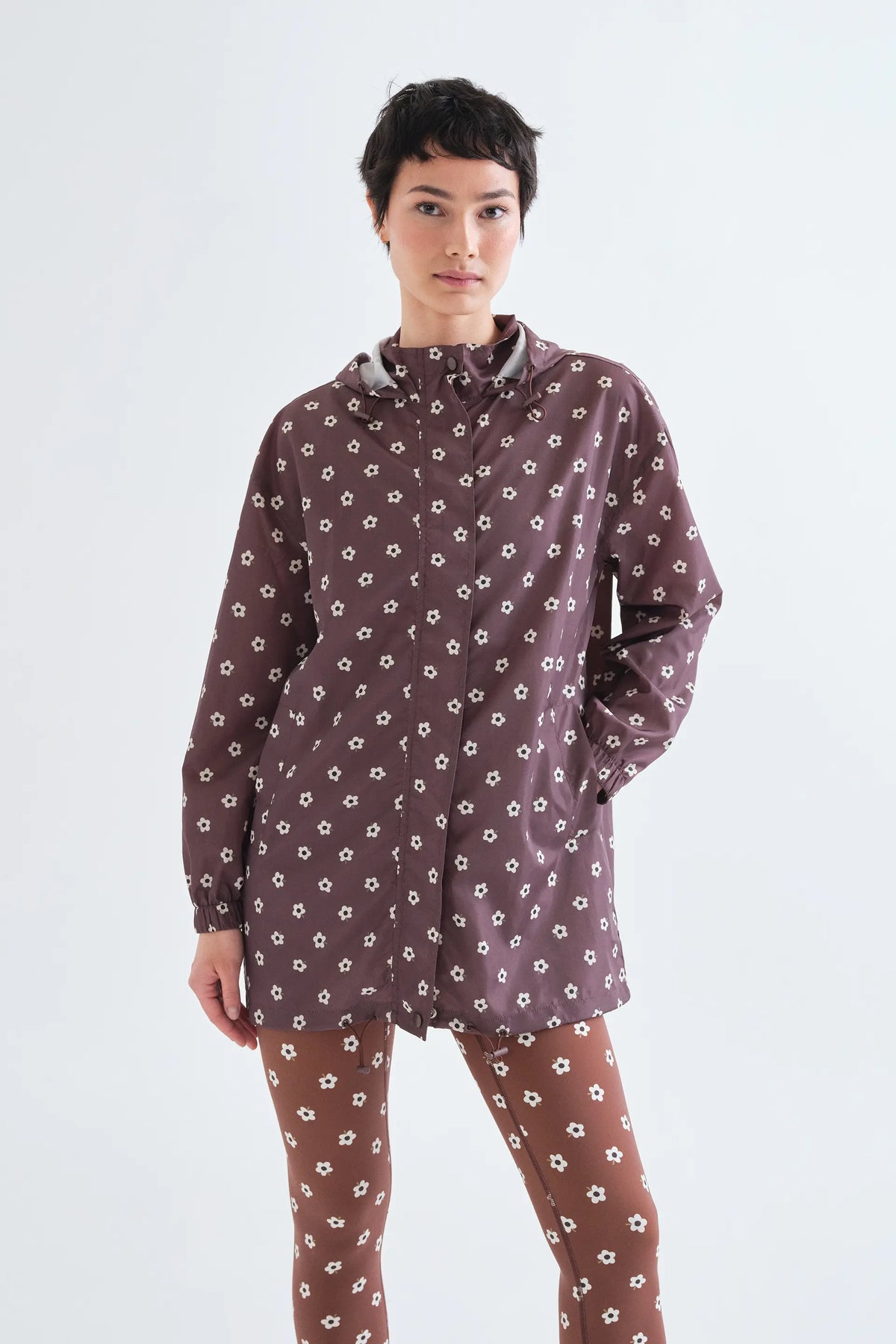 Chaqueta con capucha estampado Santini