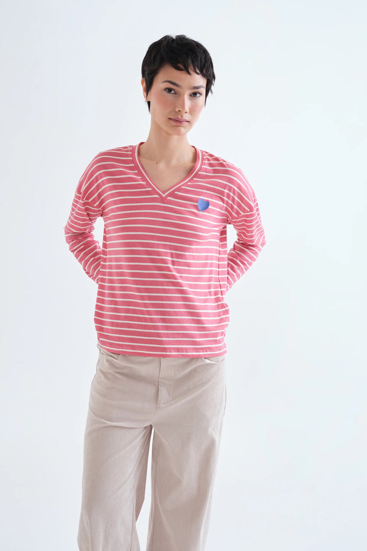 Camiseta 100% algodón con estampados de rayas rosa