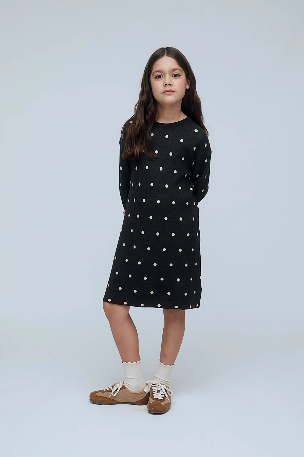 Vestido corto de niña con estampado de puntos mini verde