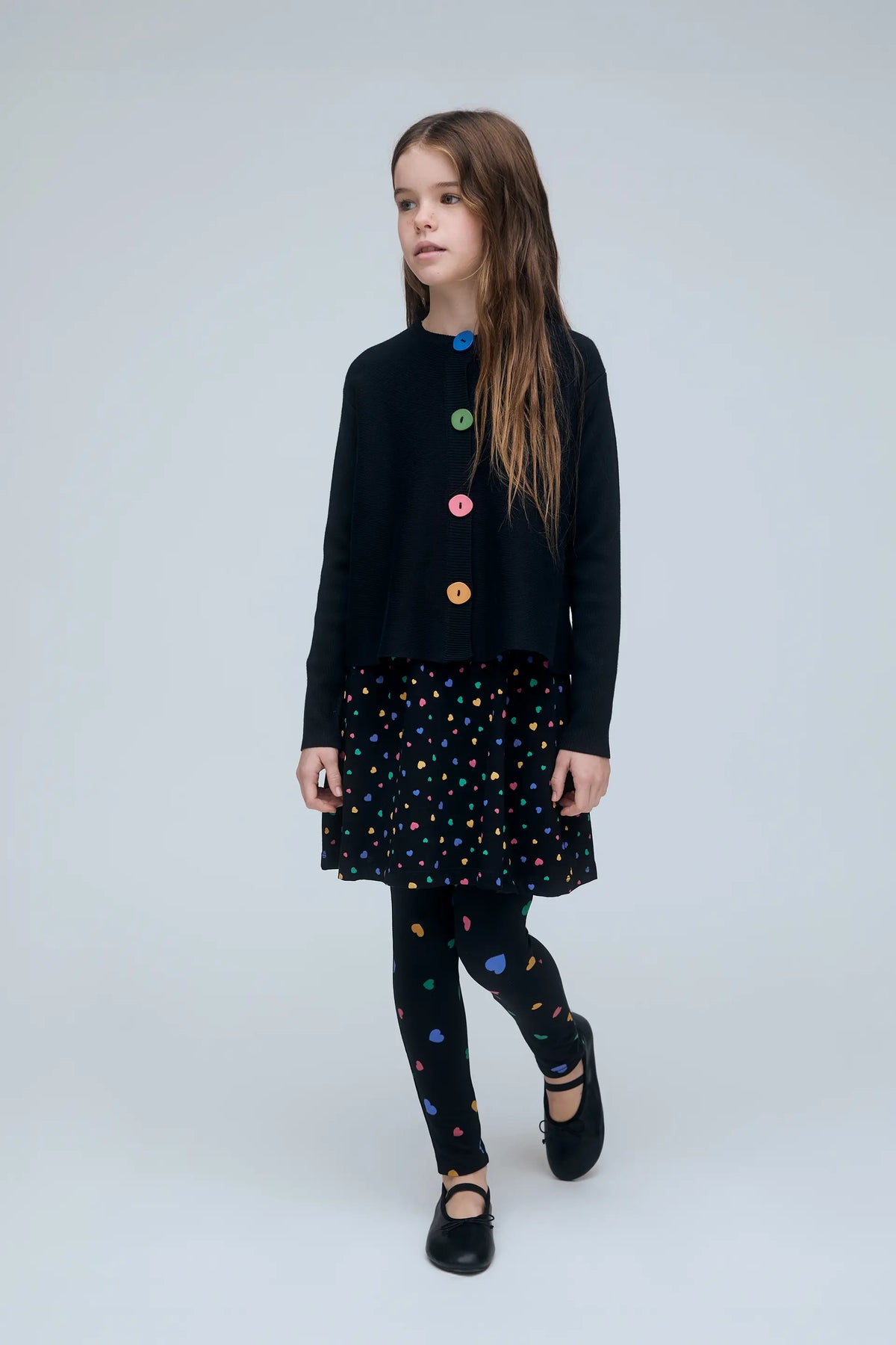 Cárdigan negro de niña con botones multicolor