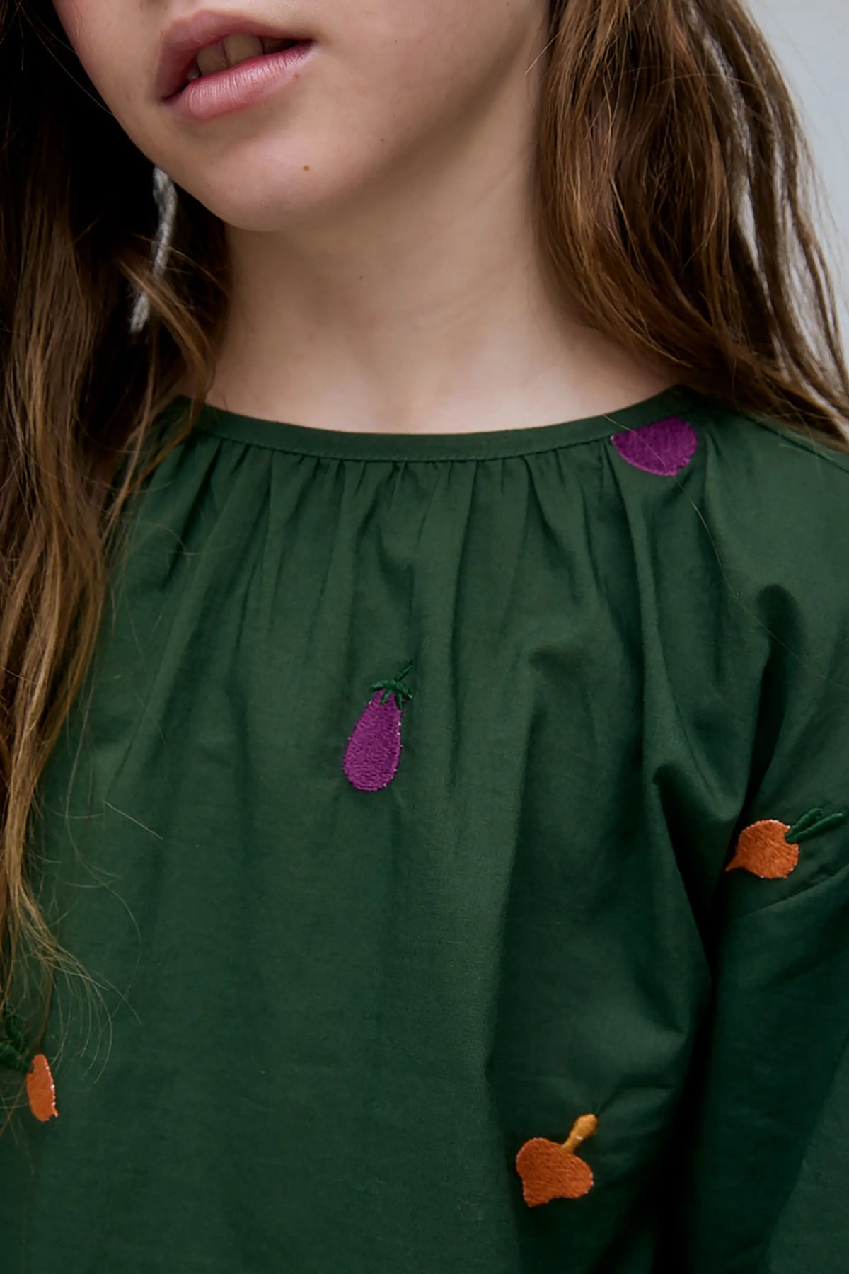 Top de niña 100% algodón con bordado de Vegetales