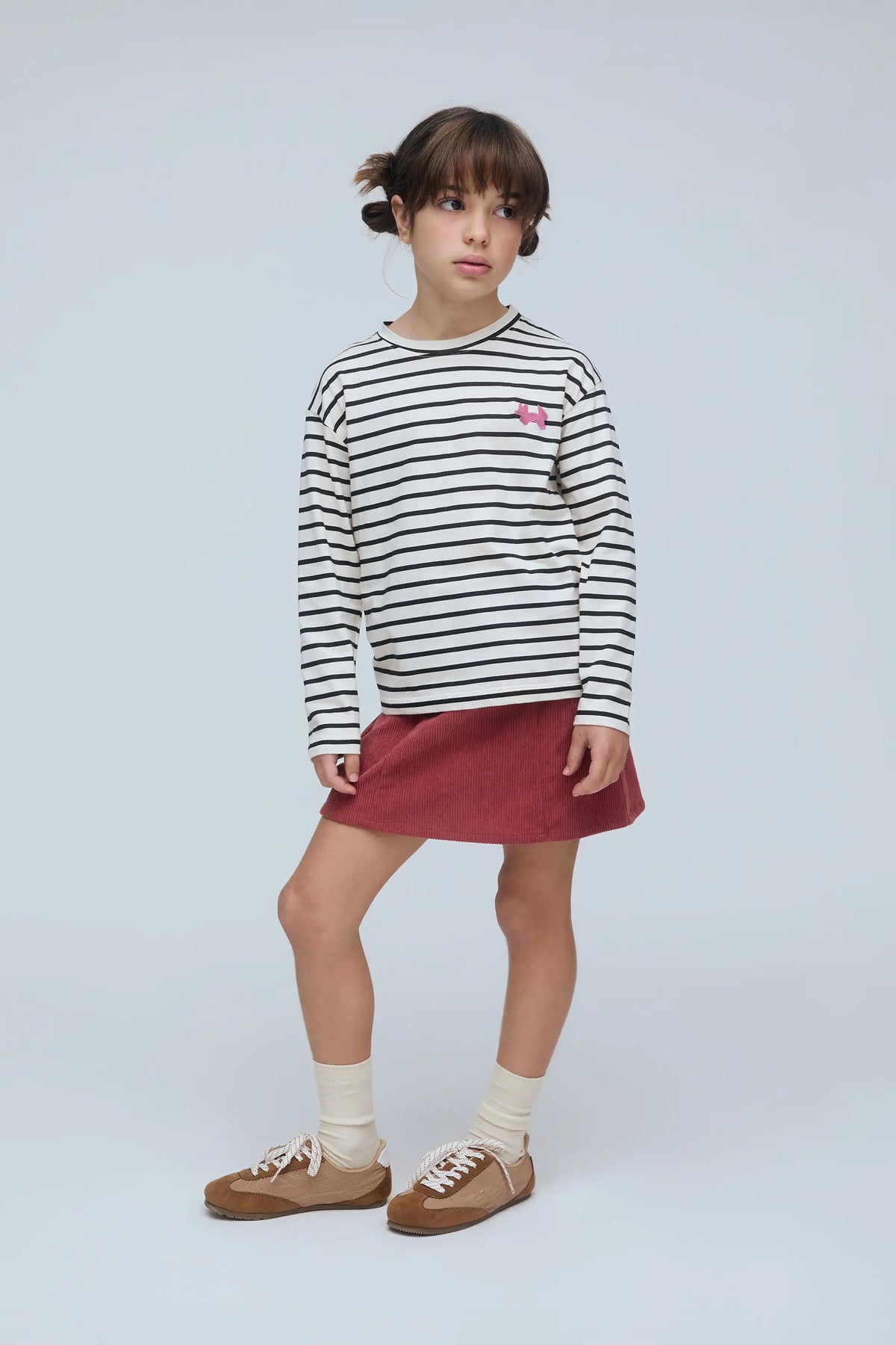 Camiseta de niña 100% algodón con estampado de rayas blanco y negro
