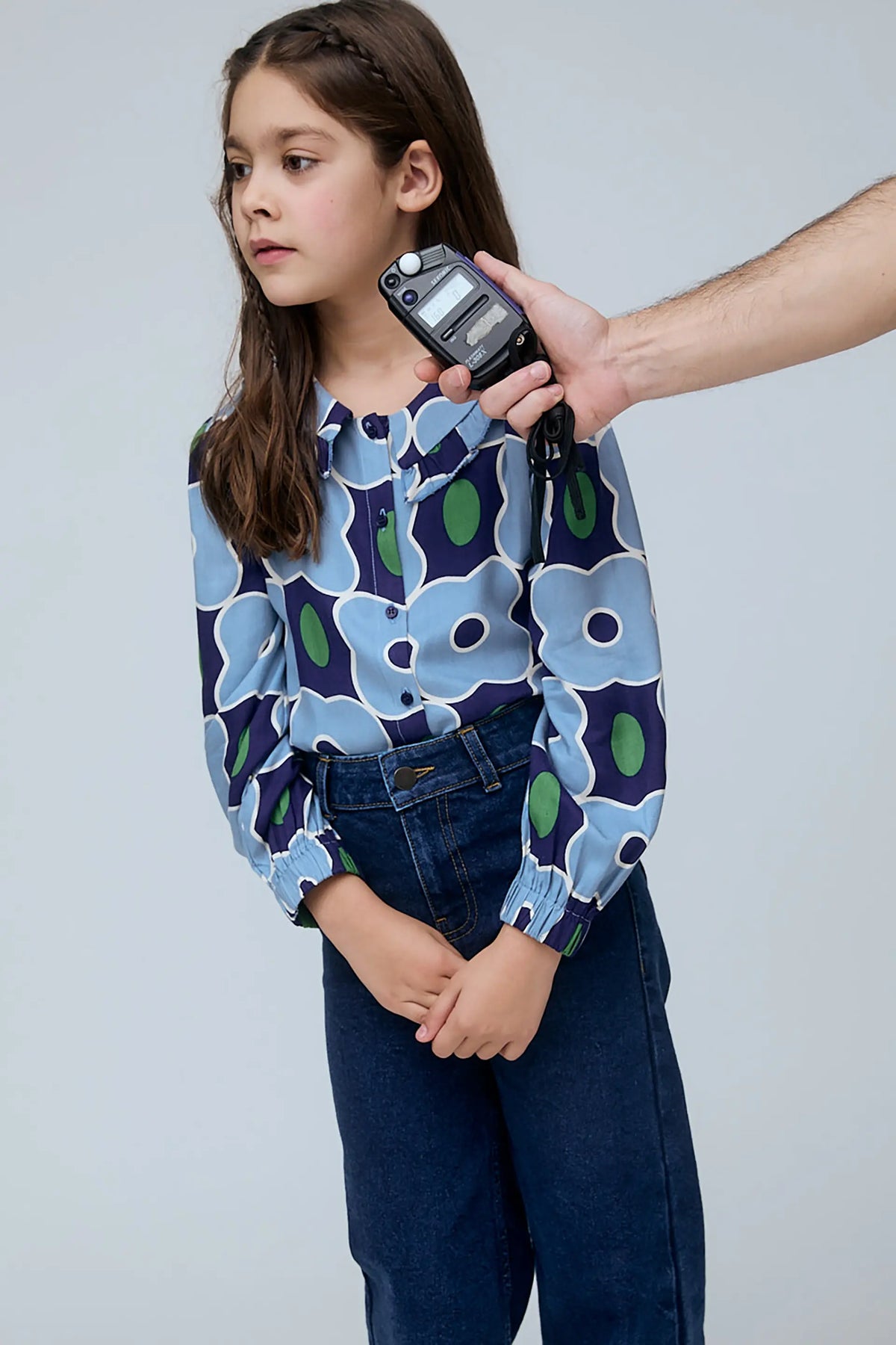 Camisa de niña cuello babero con estampado Inverness