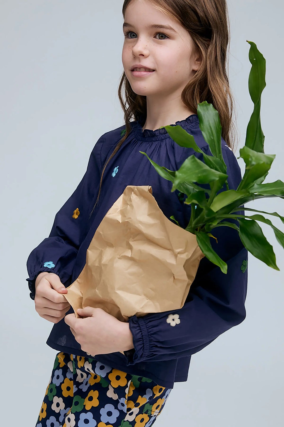 Top de niña 100% algodón con bordado de flores multicolor