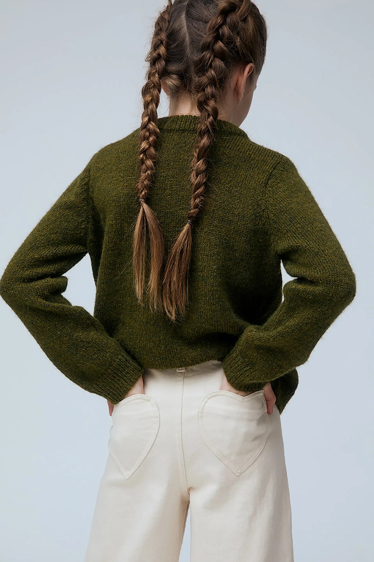 Pantalón vaquero de niña beige con bolsillos de corazón