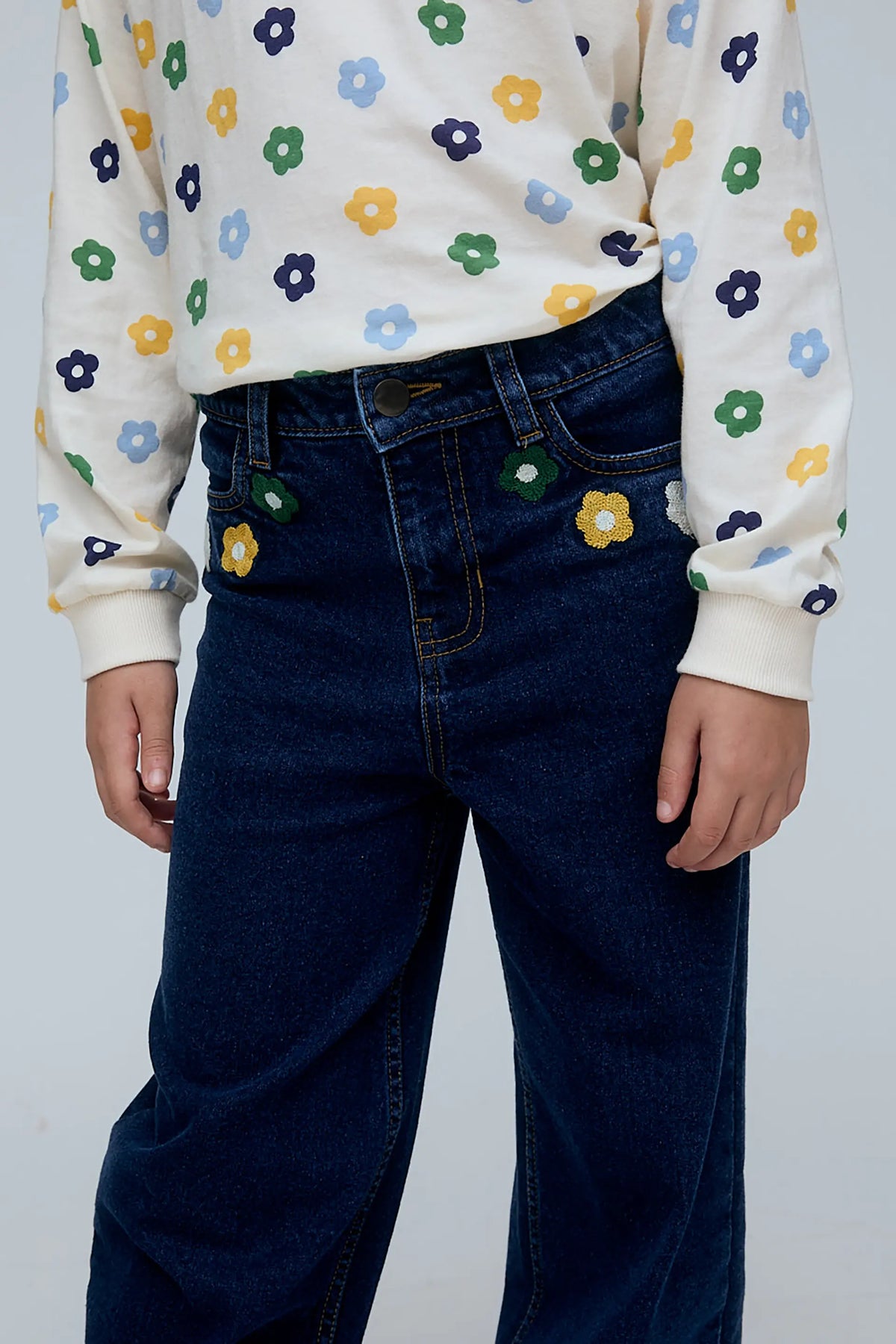 Pantalón vaquero de niña con bordado Euphonia