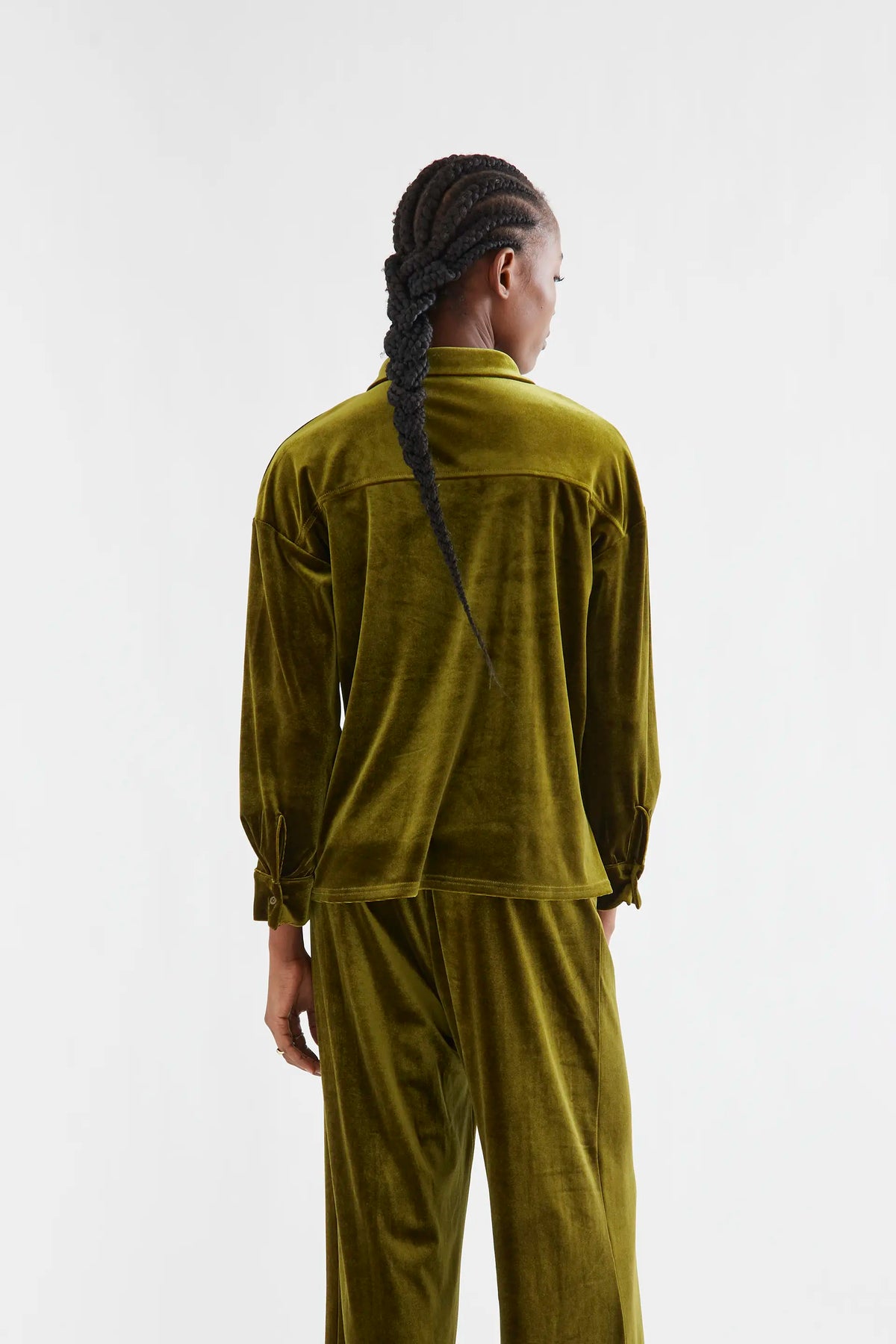 Camisa de terciopelo verde oliva