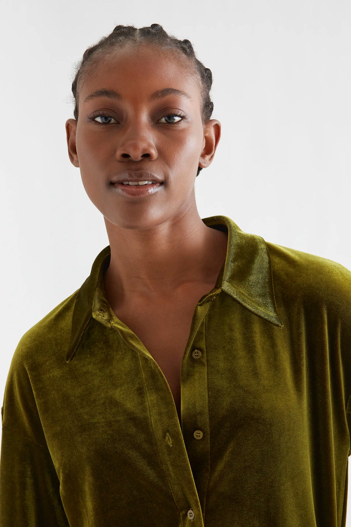 Camisa de terciopelo verde oliva