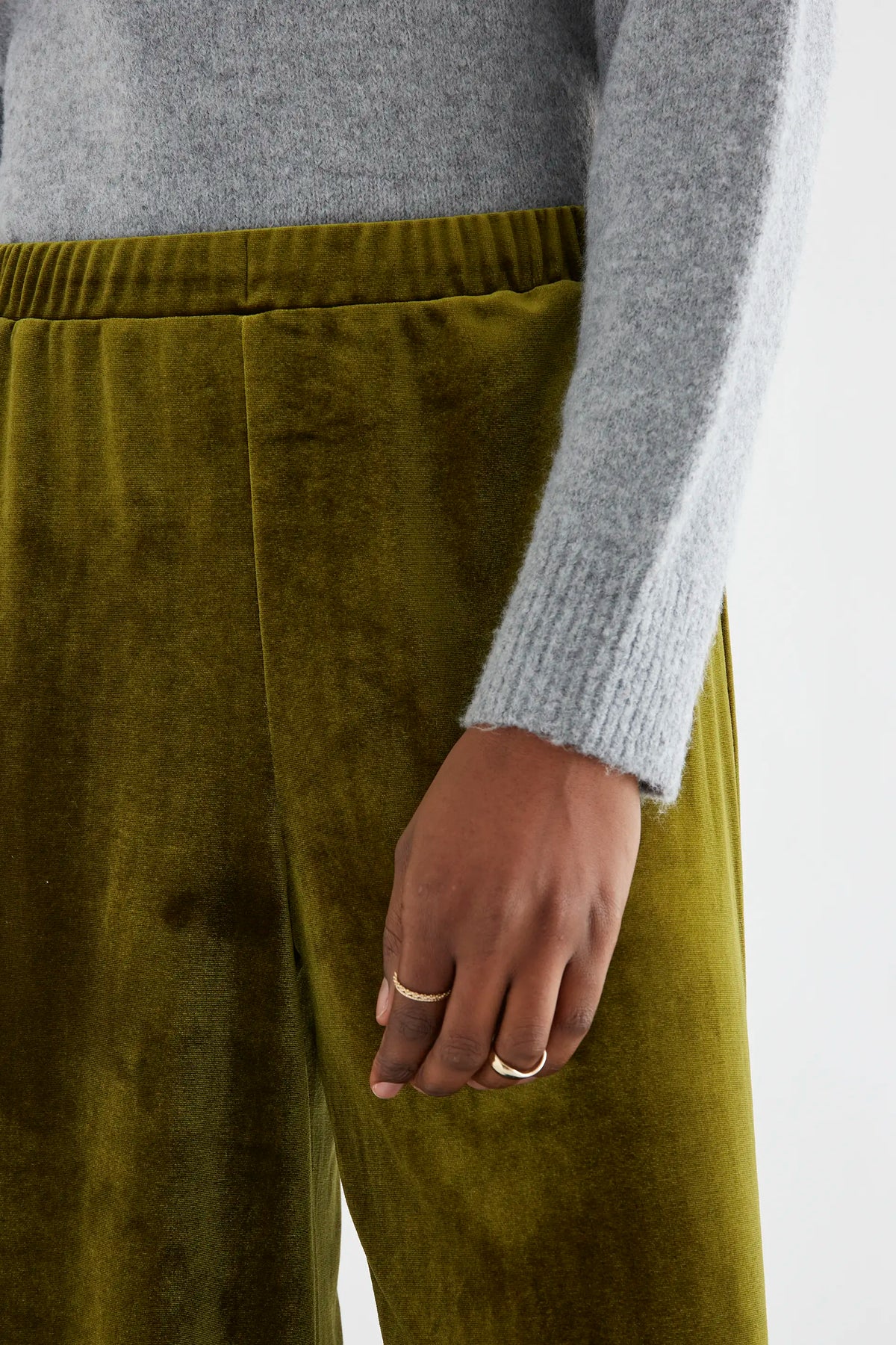 Pantalón de terciopelo verde oliva