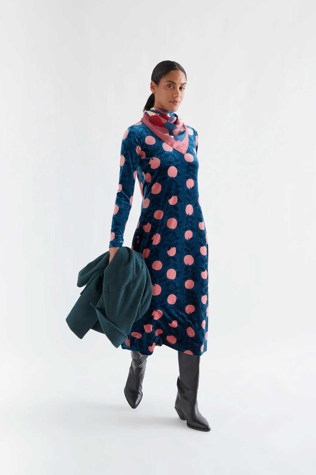 Vestido midi de terciopelo con estampado Lychee