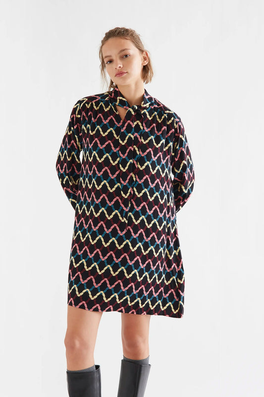 Vestido corto con estampado Skein