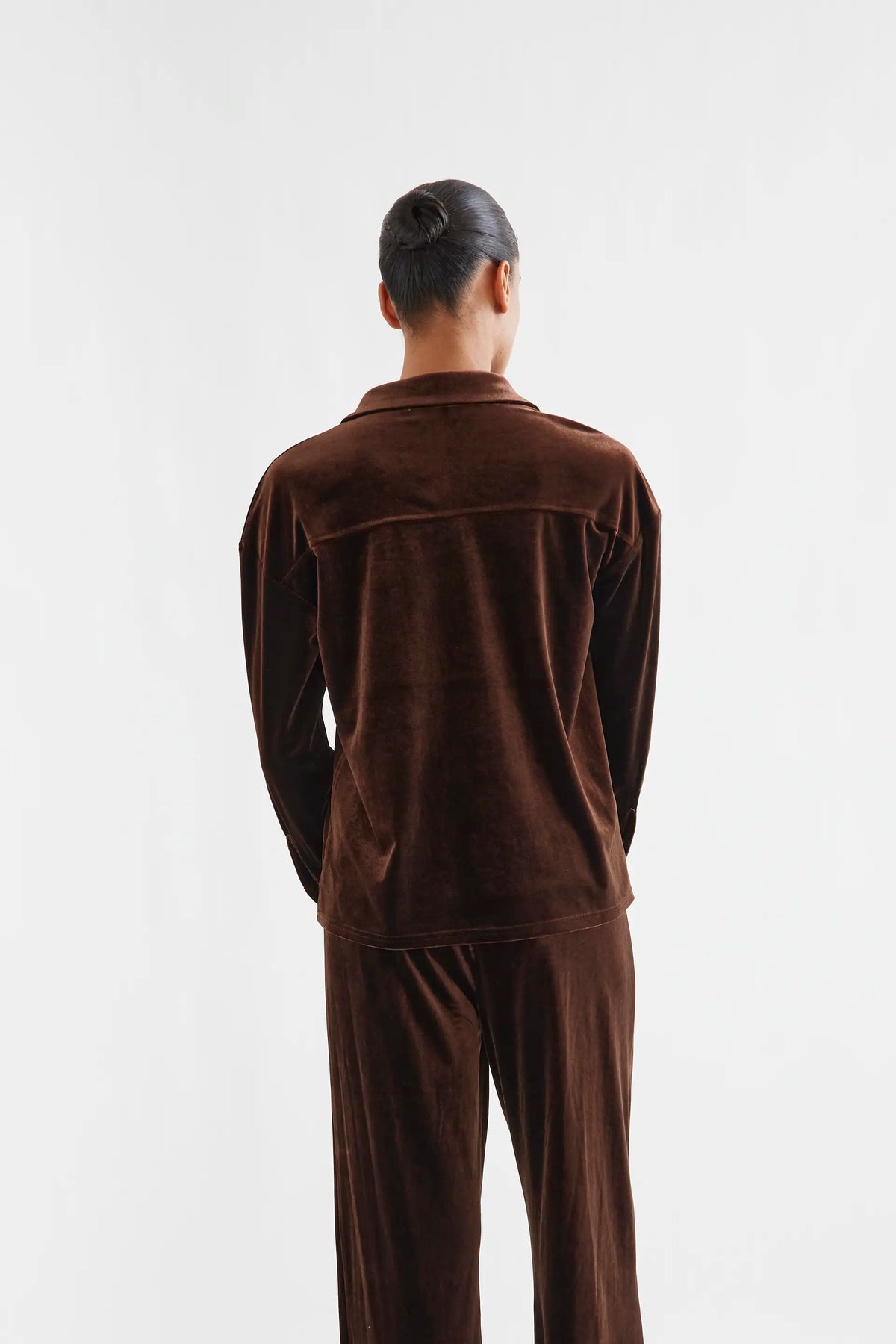 Camisa de terciopelo marrón