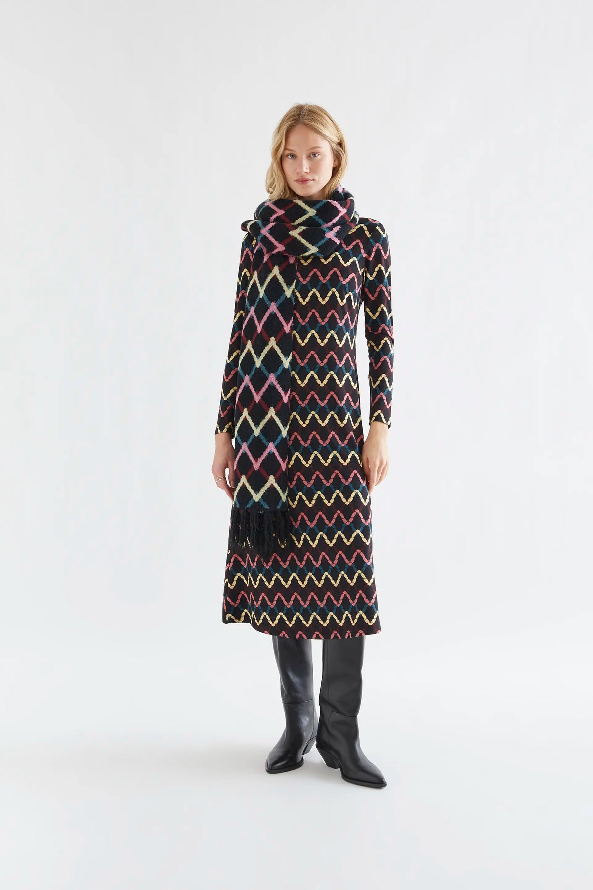 Vestido midi con estampado Skein