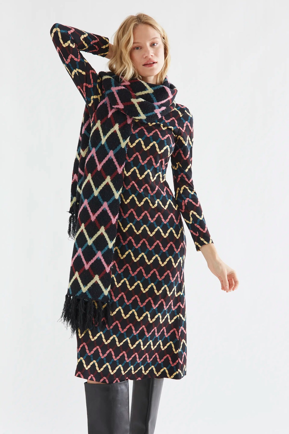 Vestido midi con estampado Skein