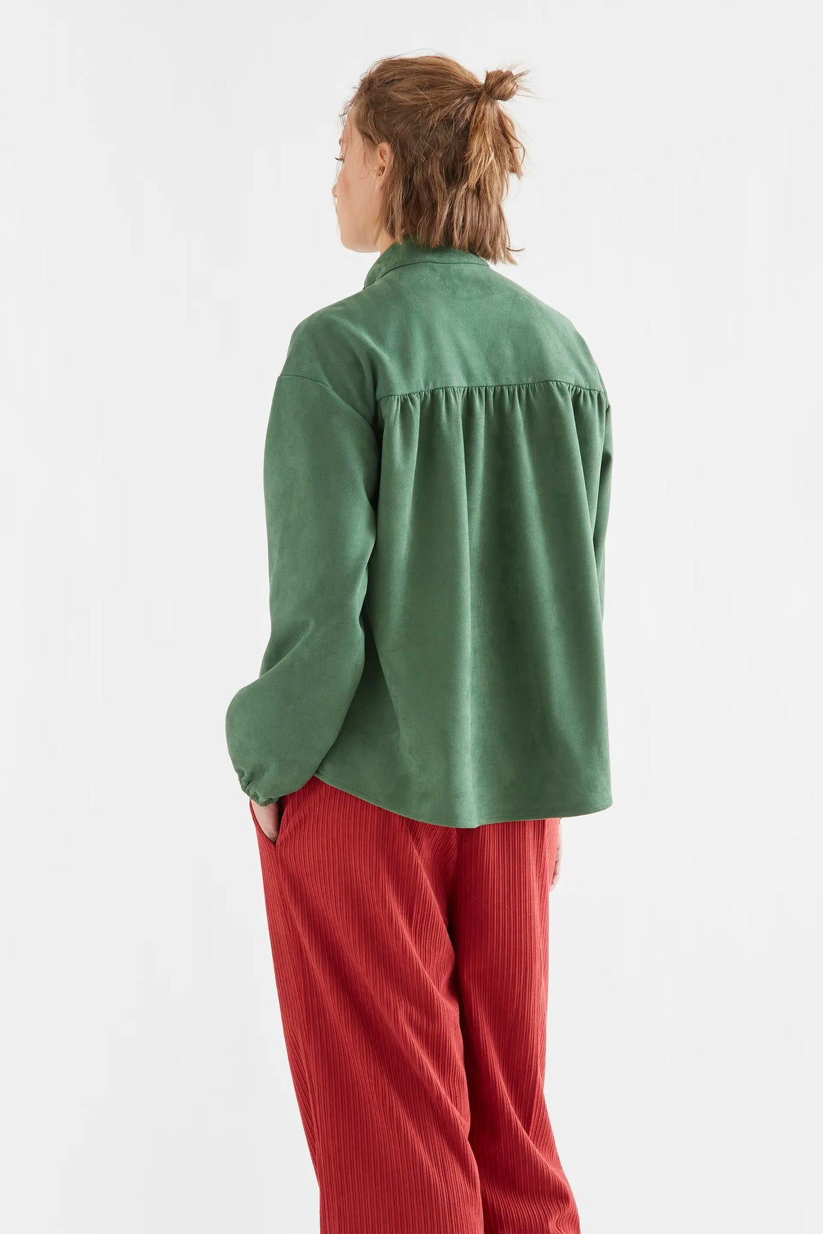 Camisa ante verde con maxi lazada
