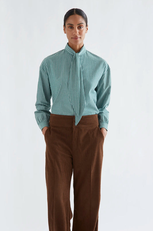 Camisa maxi lazada con estampado de rayas verdes