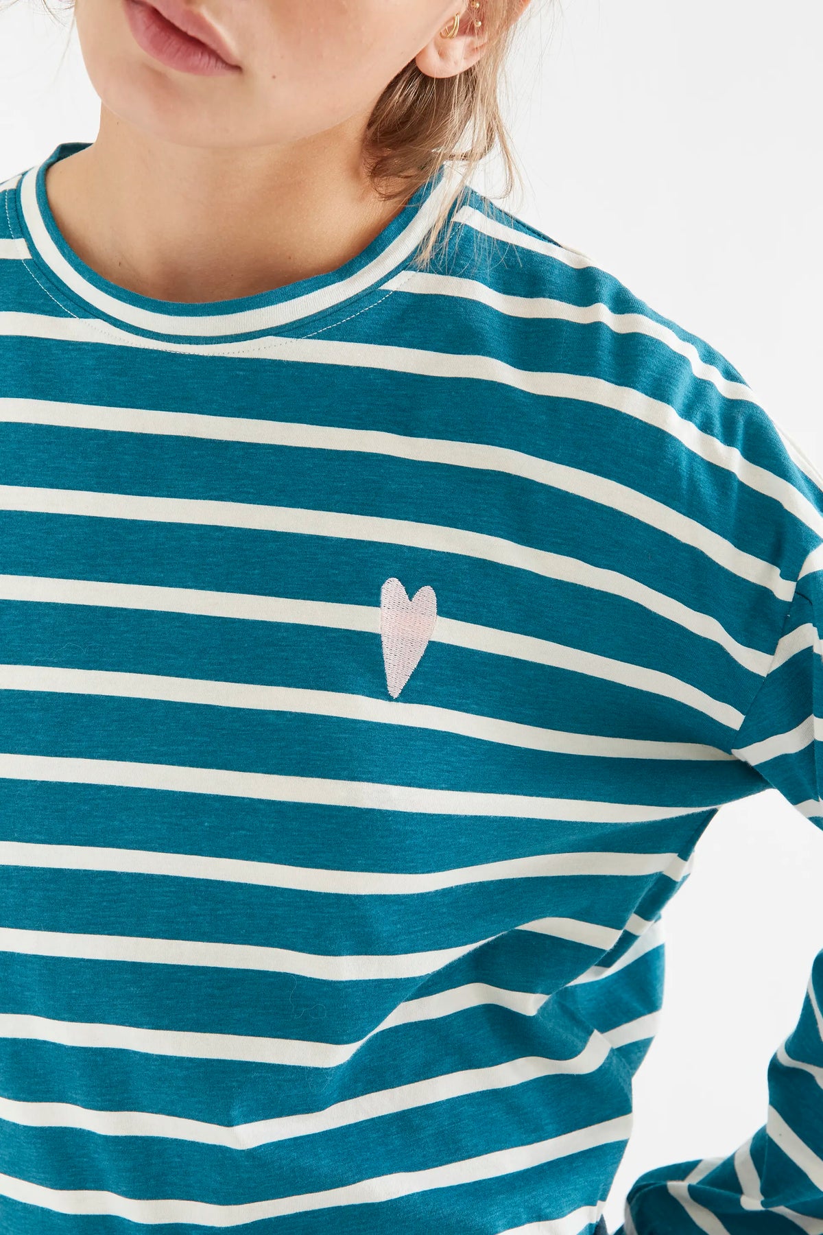 Camiseta 100% algodón con estampado de rayas blanco y verde
