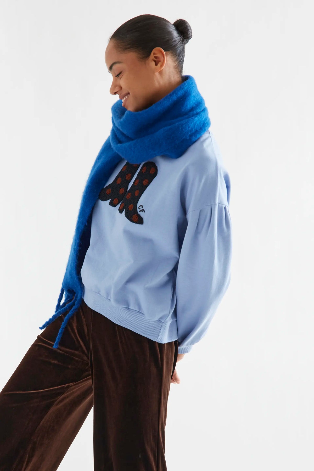 Sudadera 100% algodón azul claro con bordado de botas cowboy
