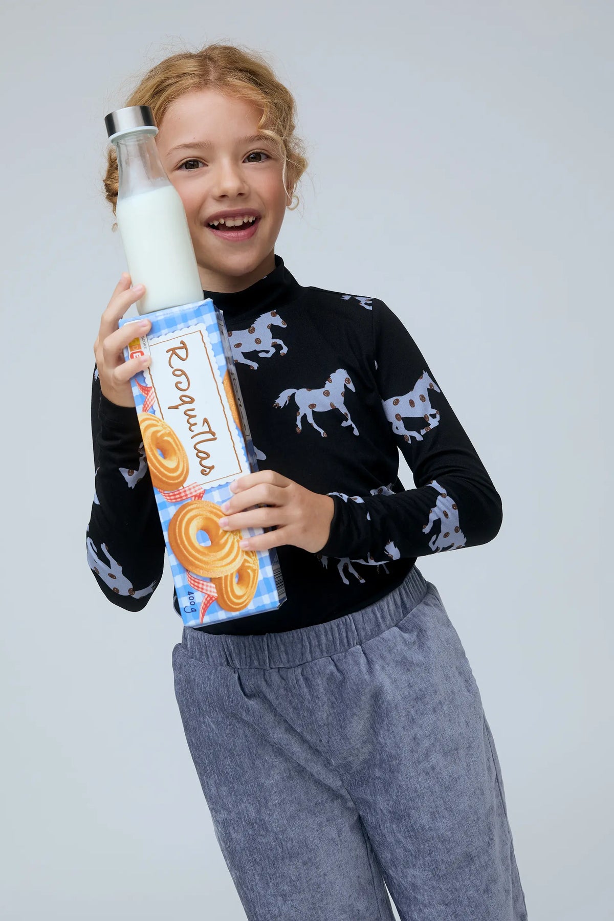 Pantalón de niña con terciopelo azul claro