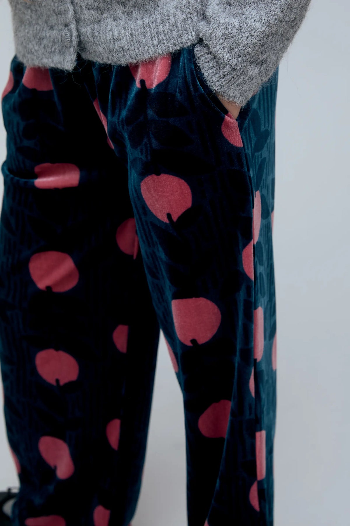 Pantalón de niña con estampado Lychee