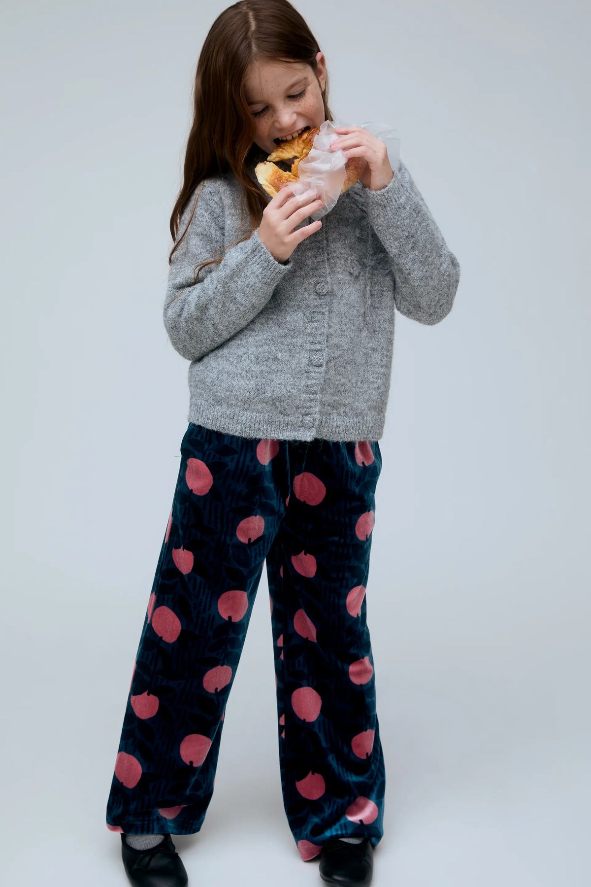 Pantalón de niña con estampado Lychee