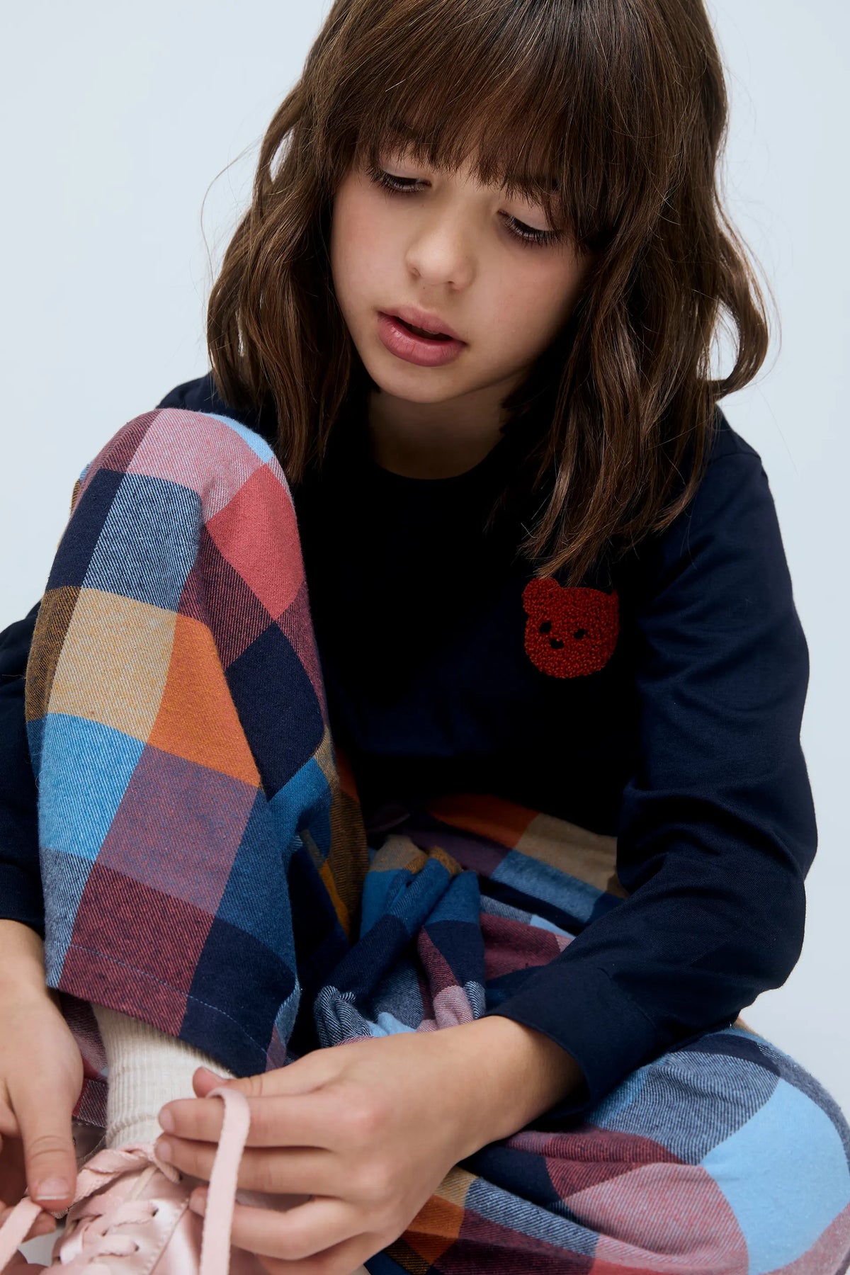 Camiseta 100% algodón de niña con parche de oso